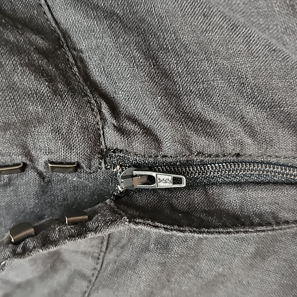 Eileen Fisher Linen Cargo Capri Pant, Graphite, Size 12 - Picture 4 of 12